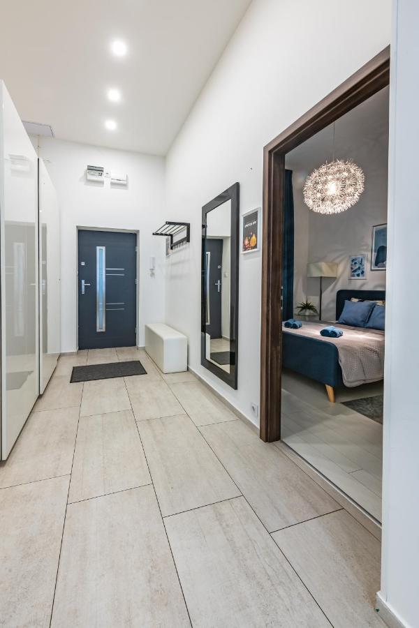 Luxury Nova Home Next To The New York Cafe Budapest Bagian luar foto