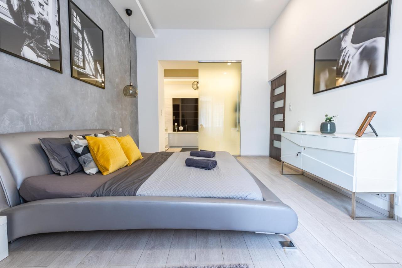 Luxury Nova Home Next To The New York Cafe Budapest Bagian luar foto