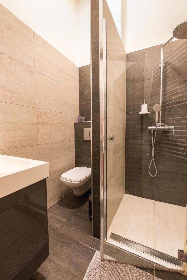 Luxury Nova Home Next To The New York Cafe Budapest Bagian luar foto