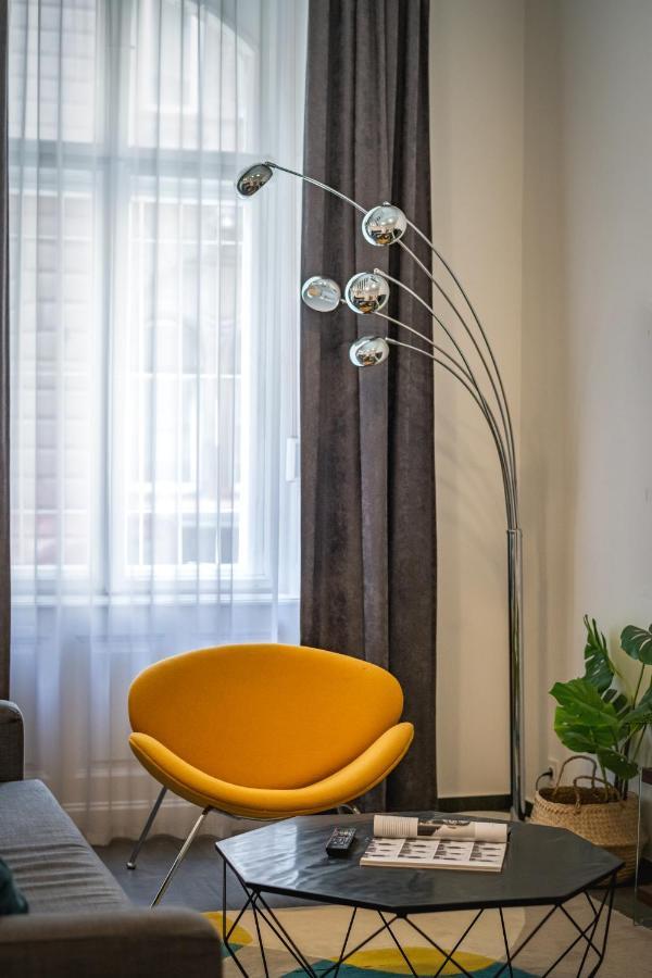 Luxury Nova Home Next To The New York Cafe Budapest Bagian luar foto