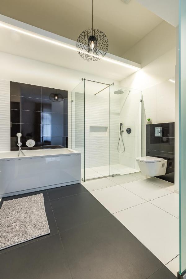 Luxury Nova Home Next To The New York Cafe Budapest Bagian luar foto