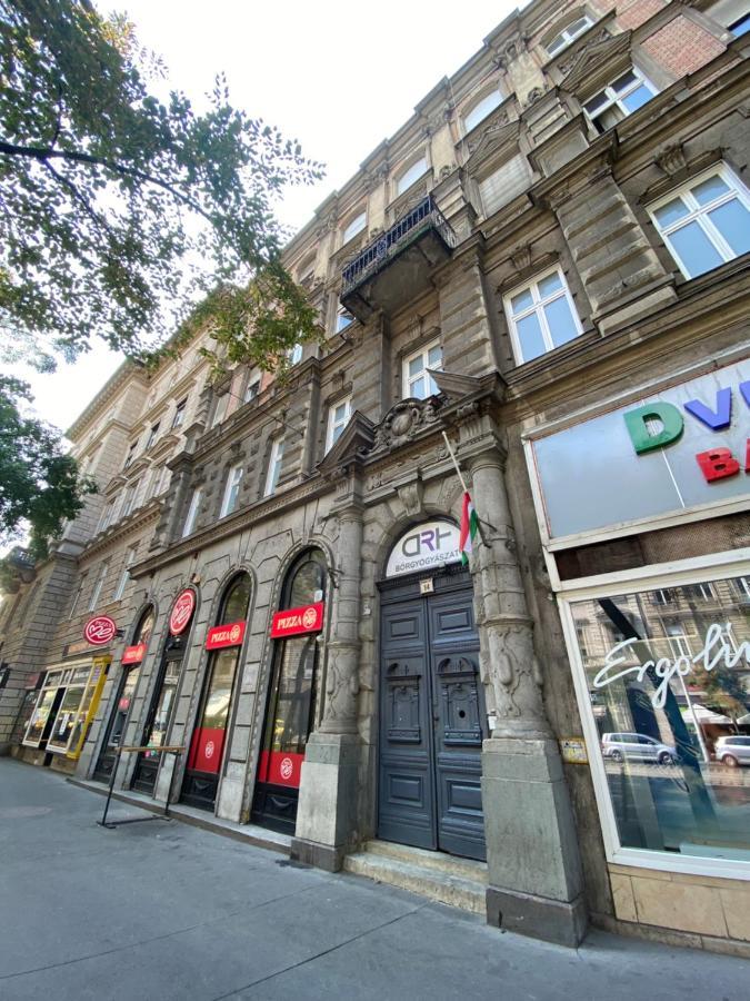 Luxury Nova Home Next To The New York Cafe Budapest Bagian luar foto